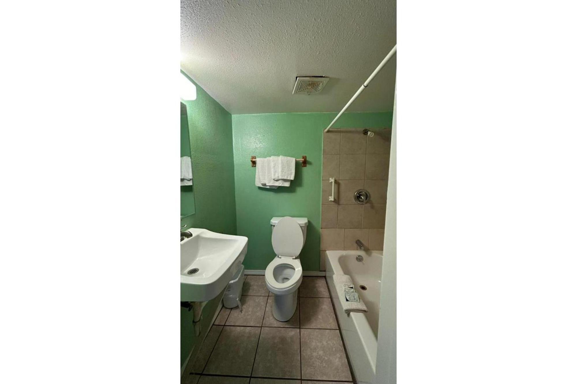 Monterrey Motel Padre Island, Corpus Christi By Oyo Bagian luar foto